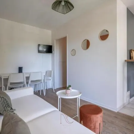 Appartement Castle - 10 Minutes De Disney Bussy-Saint-Georges Exterior photo