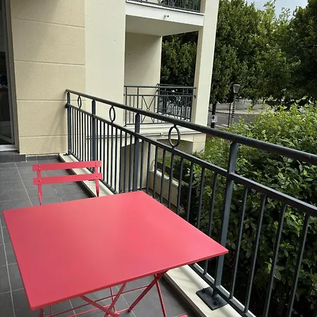 Appartement Castle - 10 Minutes De Disney Bussy-Saint-Georges Exterior photo